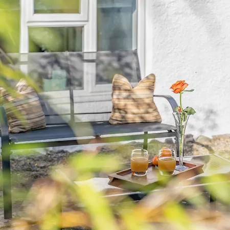 Cosy Near Scenic Walks And Country Pub