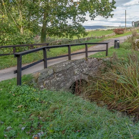 Cosy Near Scenic Walks And Country Pub